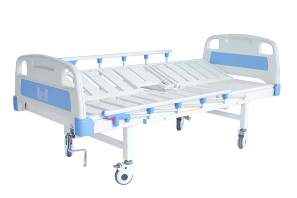 E19B单摇便孔翻身护理床   (轮、五档护栏、条式床面、侧翻身） (1).jpg